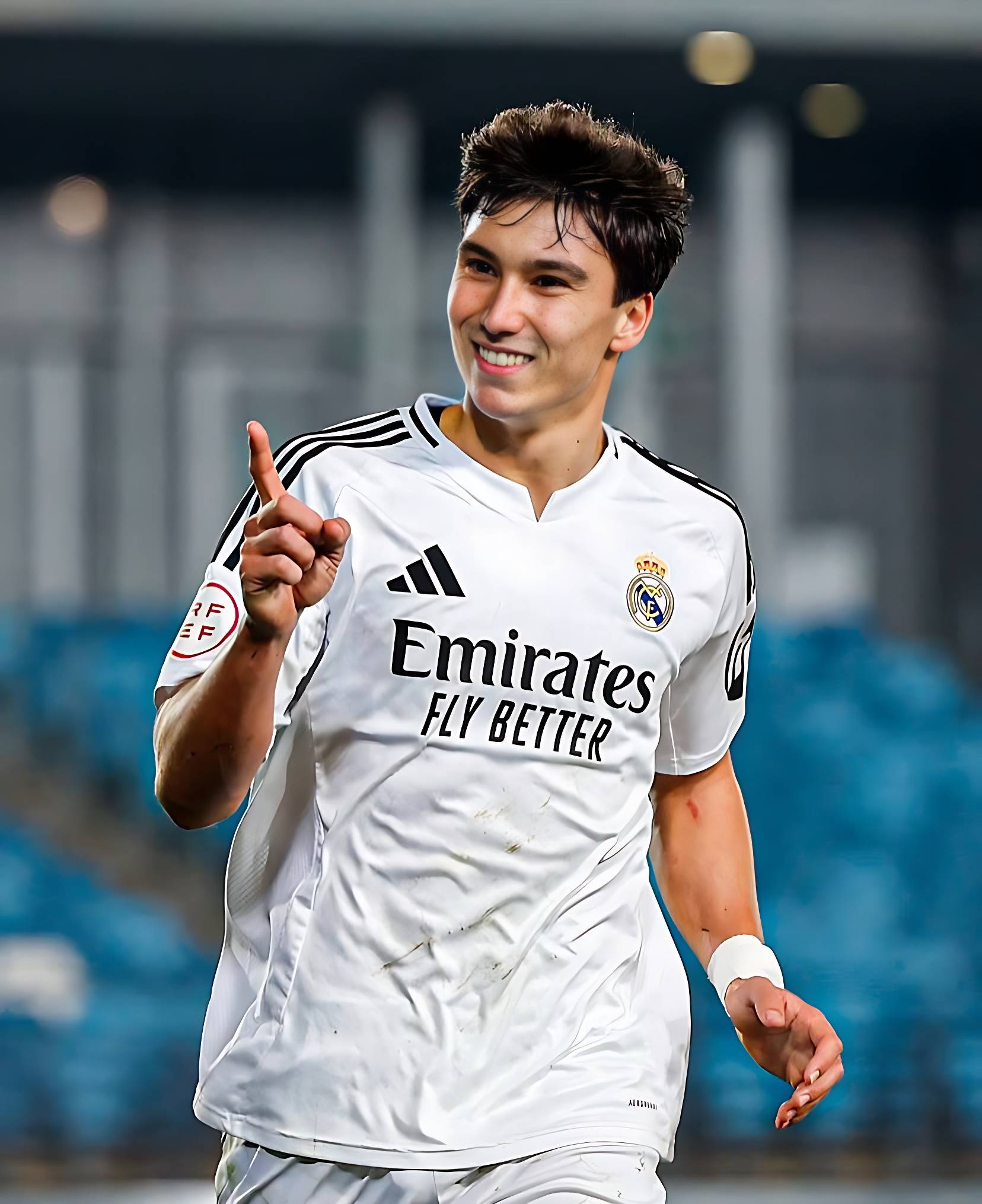 集结日皇家马德里备战意甲，调整名单细节曝光，媒体盛赞，年轻球员得到机会的简单介绍